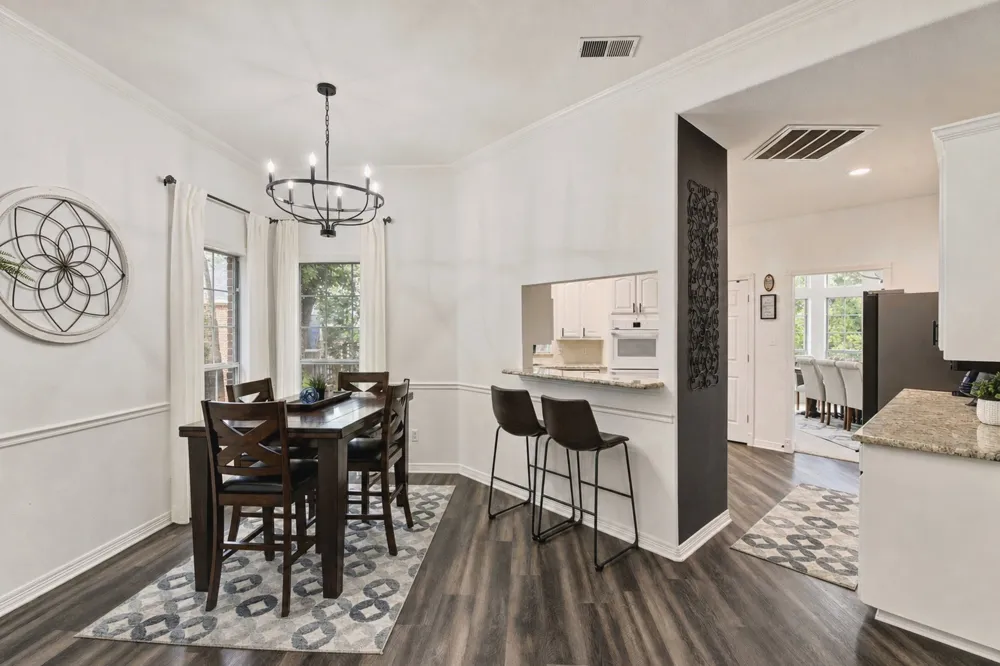 816 Lake View Court E Crowley, TX 76036