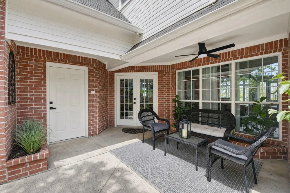 816 Lake View Court E Crowley, TX 76036