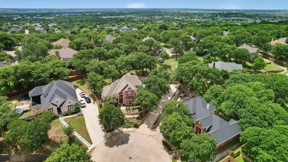816 Lake View Court E Crowley, TX 76036