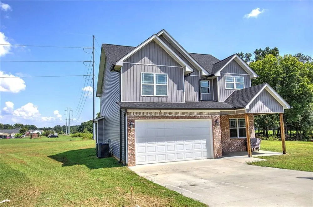 327 Larkspur Drive SW Calhoun, GA 30701