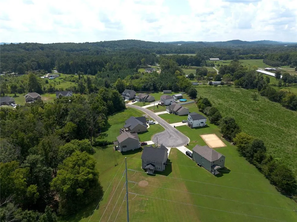 327 Larkspur Drive SW Calhoun, GA 30701
