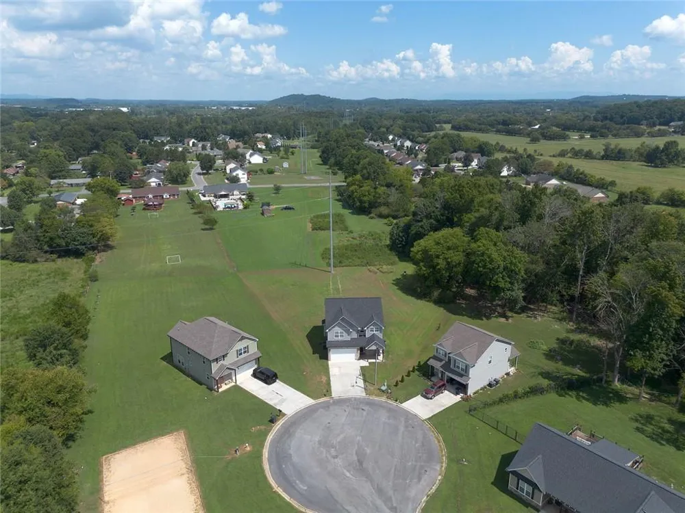 327 Larkspur Drive SW Calhoun, GA 30701