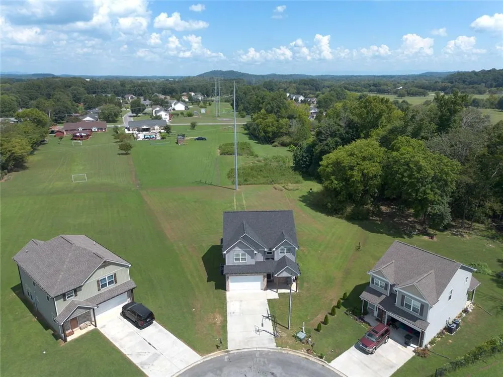327 Larkspur Drive SW Calhoun, GA 30701