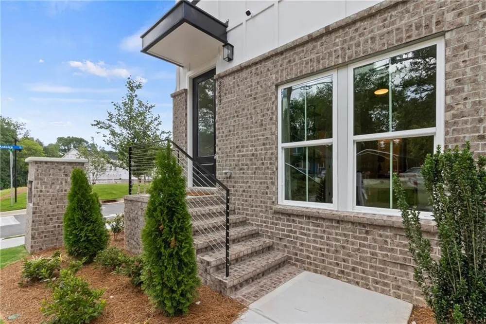 1926 Rogers Court Atlanta, GA 30318