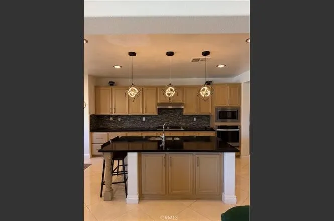7961 Port Arthur Eastvale, CA 92880