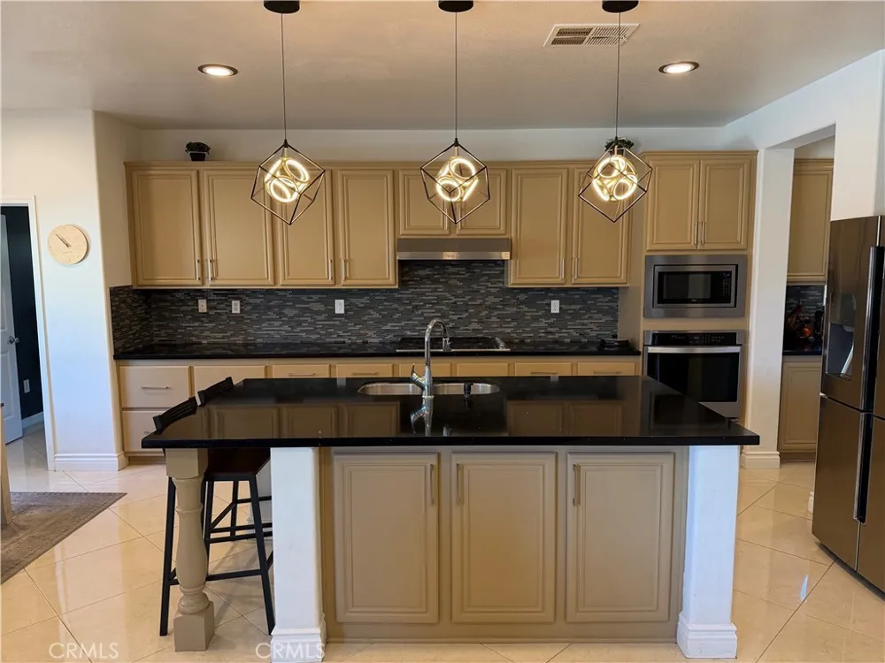 7961 Port Arthur Eastvale, CA 92880