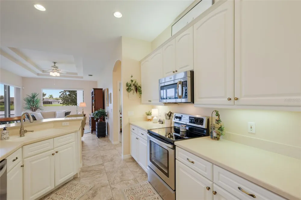 248 DAHLIA COURT Bradenton, FL 34212