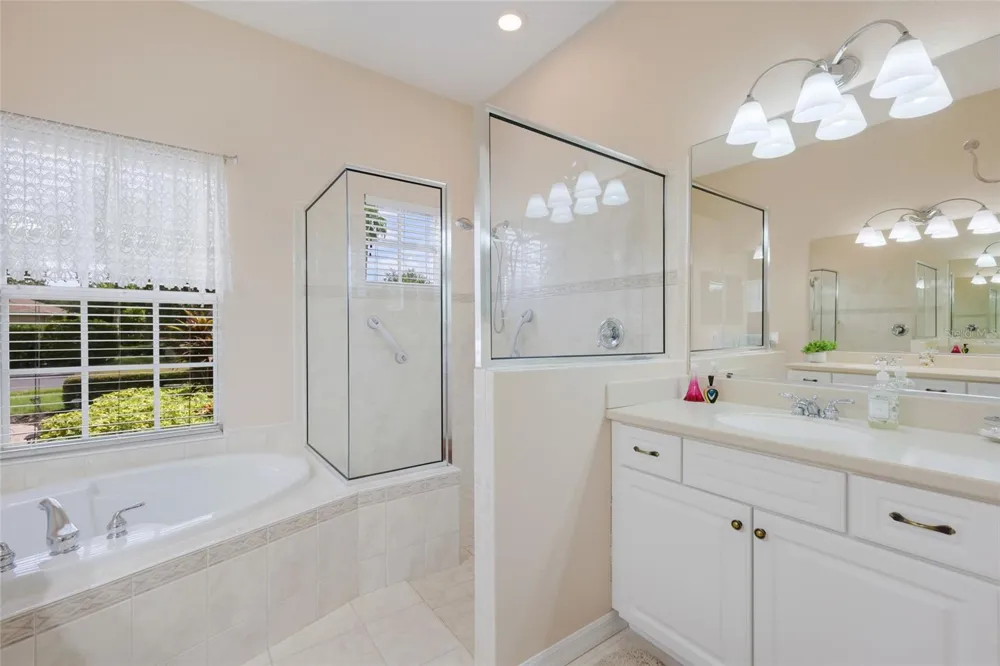 248 DAHLIA COURT Bradenton, FL 34212