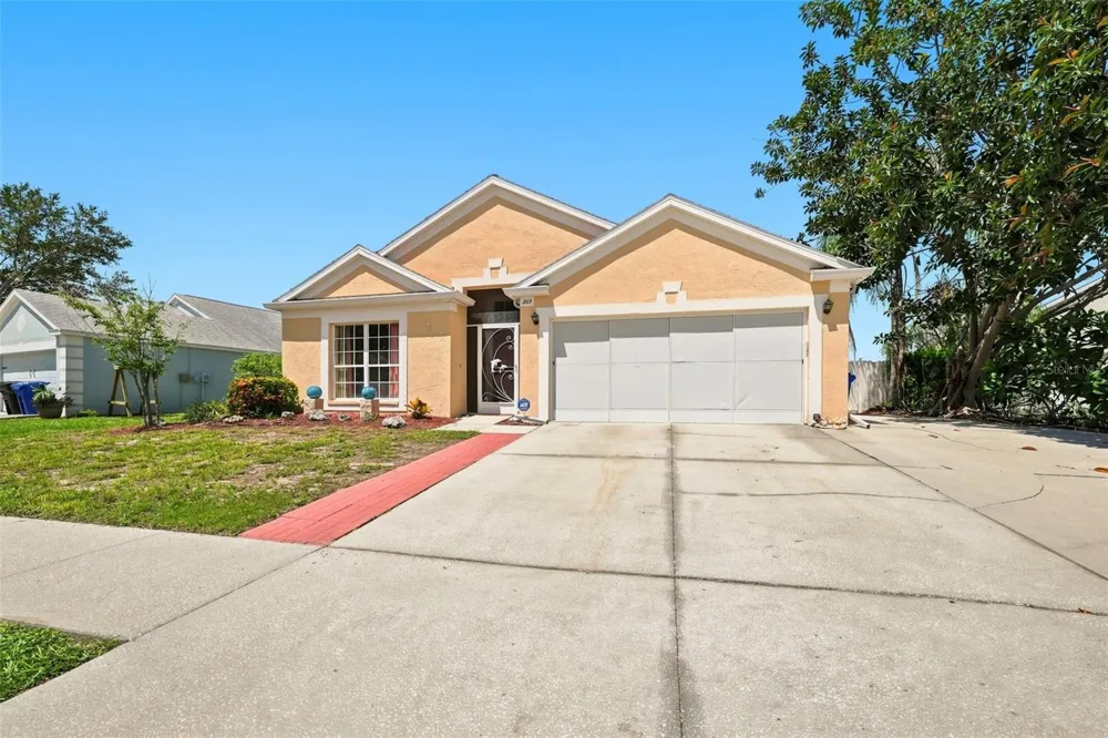 207 LAKEWAY LANE Apollo Beach, FL 33572