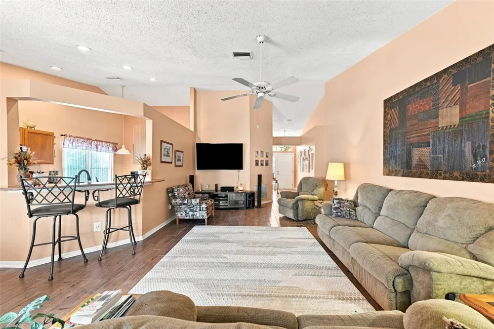 207 LAKEWAY LANE Apollo Beach, FL 33572