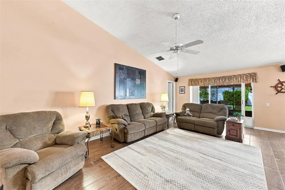 207 LAKEWAY LANE Apollo Beach, FL 33572