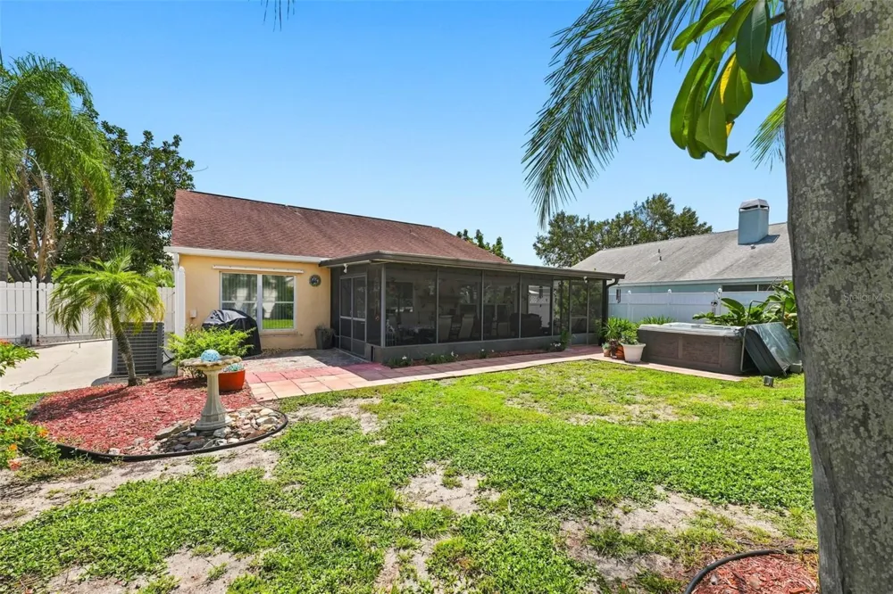 207 LAKEWAY LANE Apollo Beach, FL 33572