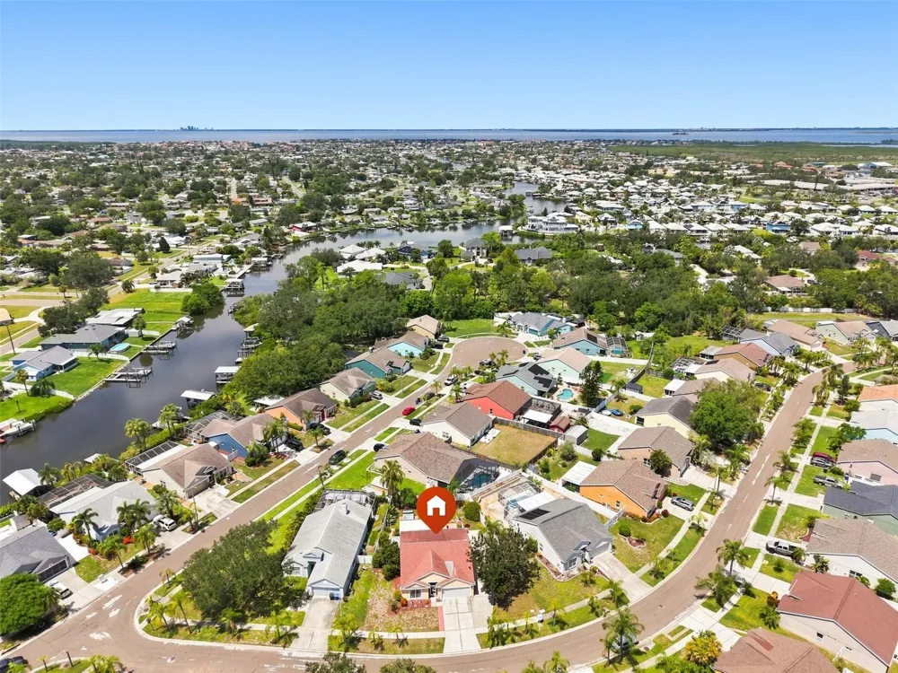 207 LAKEWAY LANE Apollo Beach, FL 33572