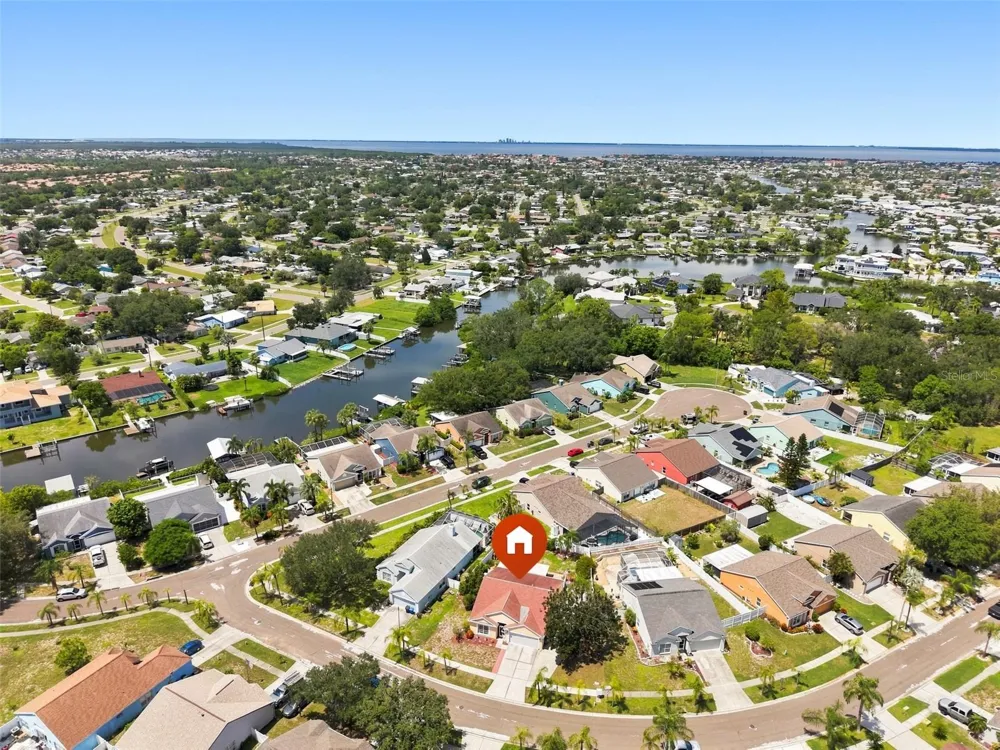 207 LAKEWAY LANE Apollo Beach, FL 33572