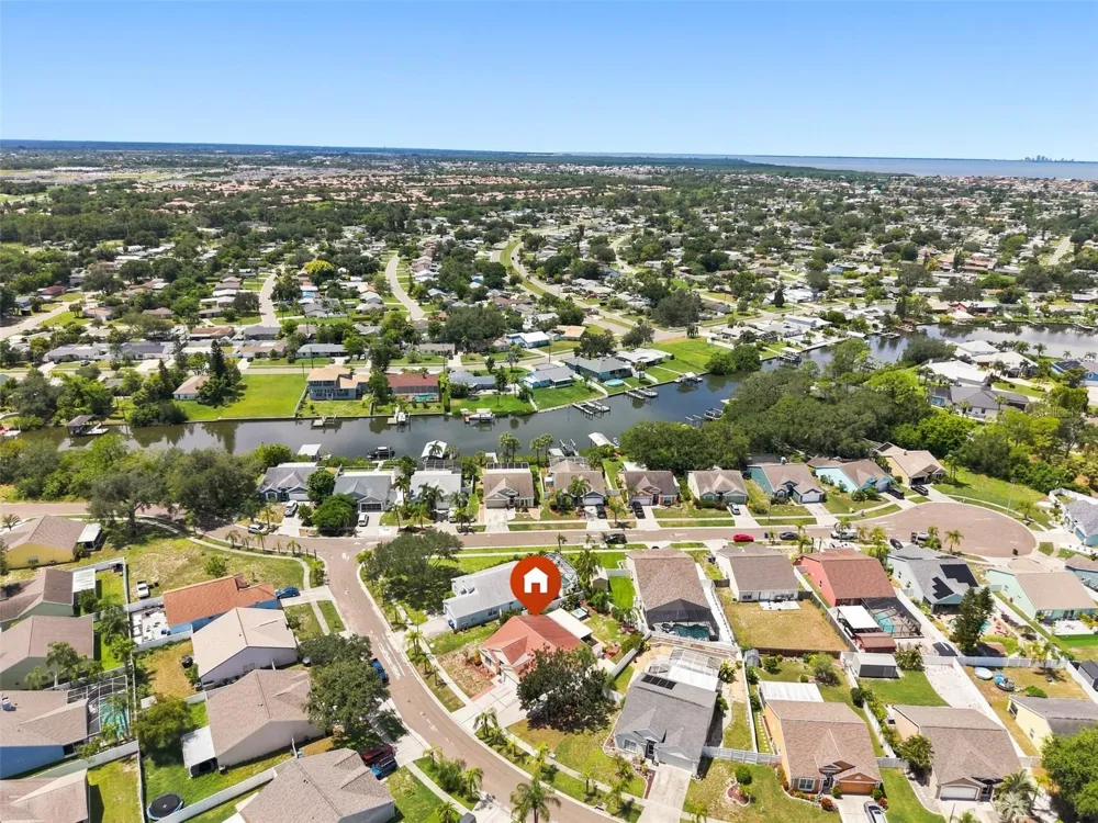 207 LAKEWAY LANE Apollo Beach, FL 33572