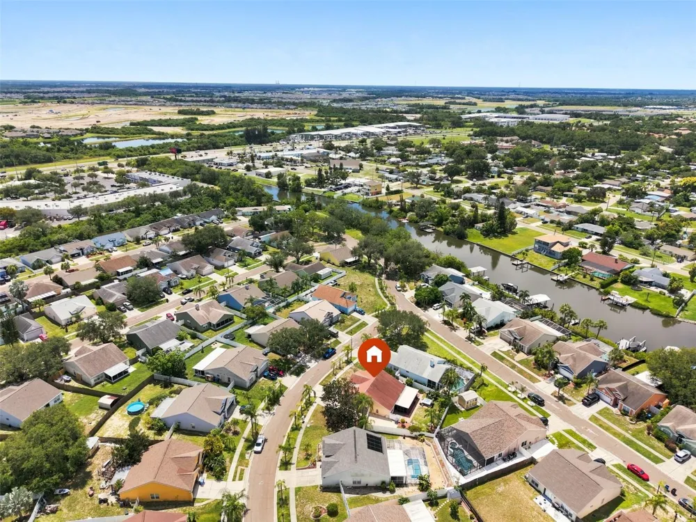 207 LAKEWAY LANE Apollo Beach, FL 33572