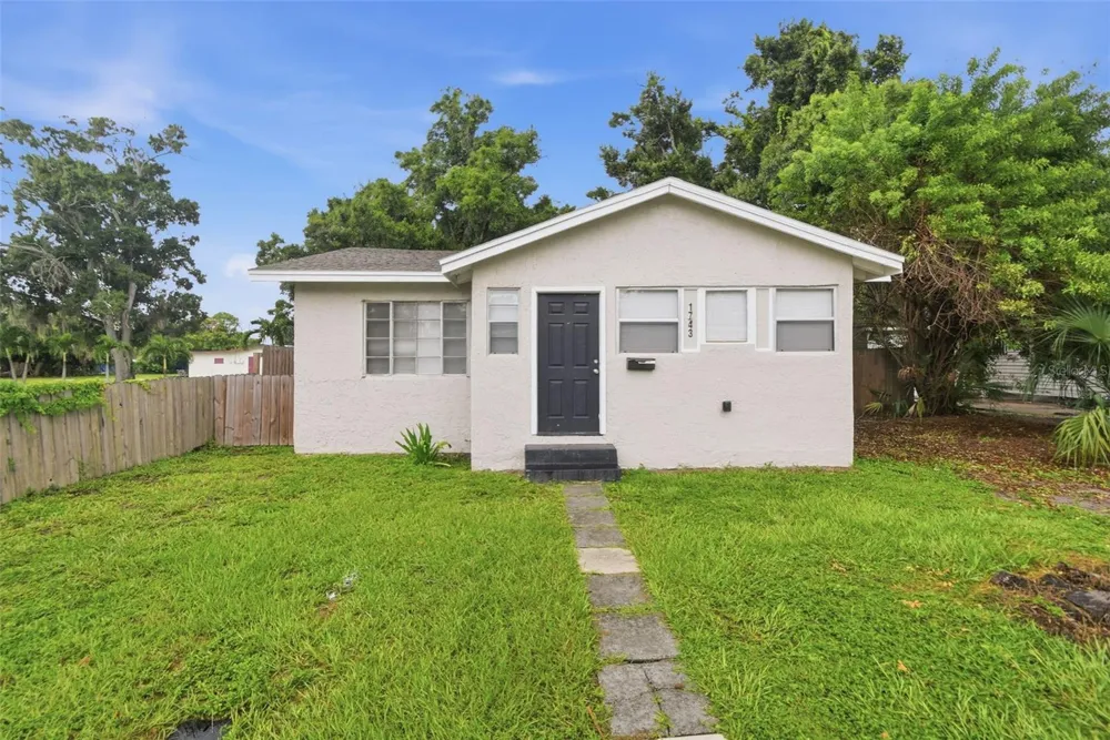 1743 30TH STREET S St Petersburg, FL 33712