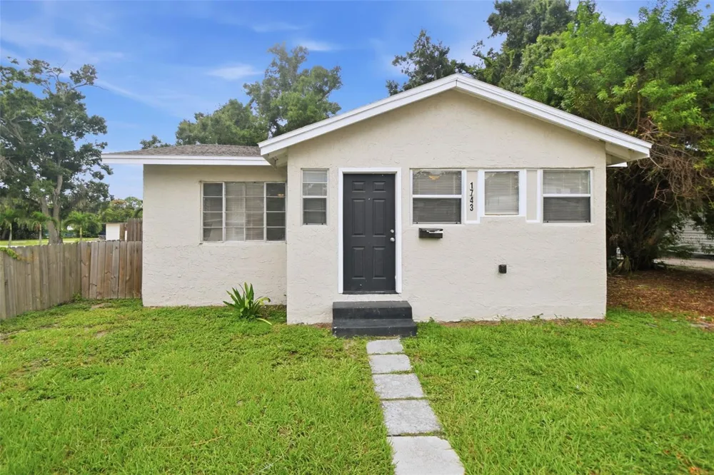1743 30TH STREET S St Petersburg, FL 33712