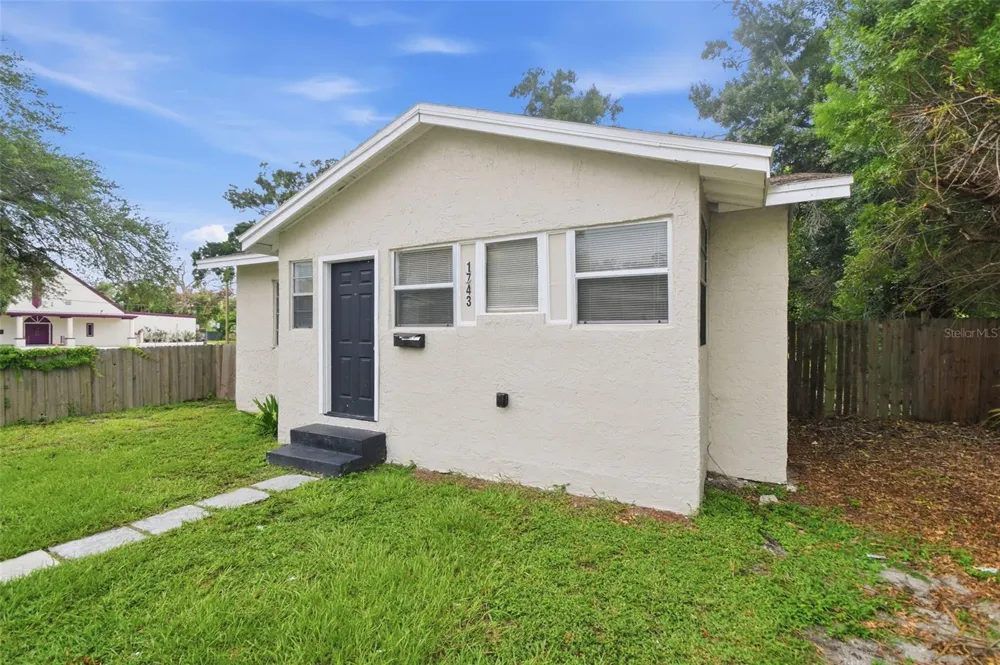 1743 30TH STREET S St Petersburg, FL 33712
