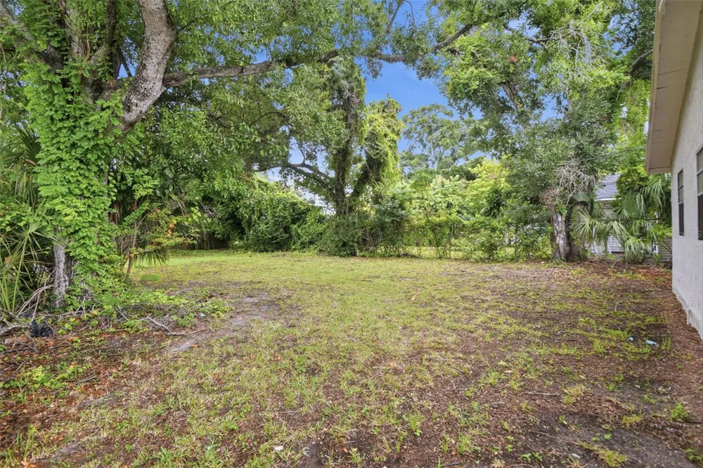 1743 30TH STREET S St Petersburg, FL 33712