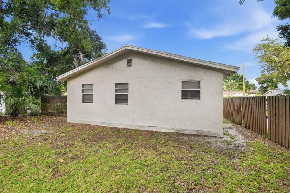 1743 30TH STREET S St Petersburg, FL 33712