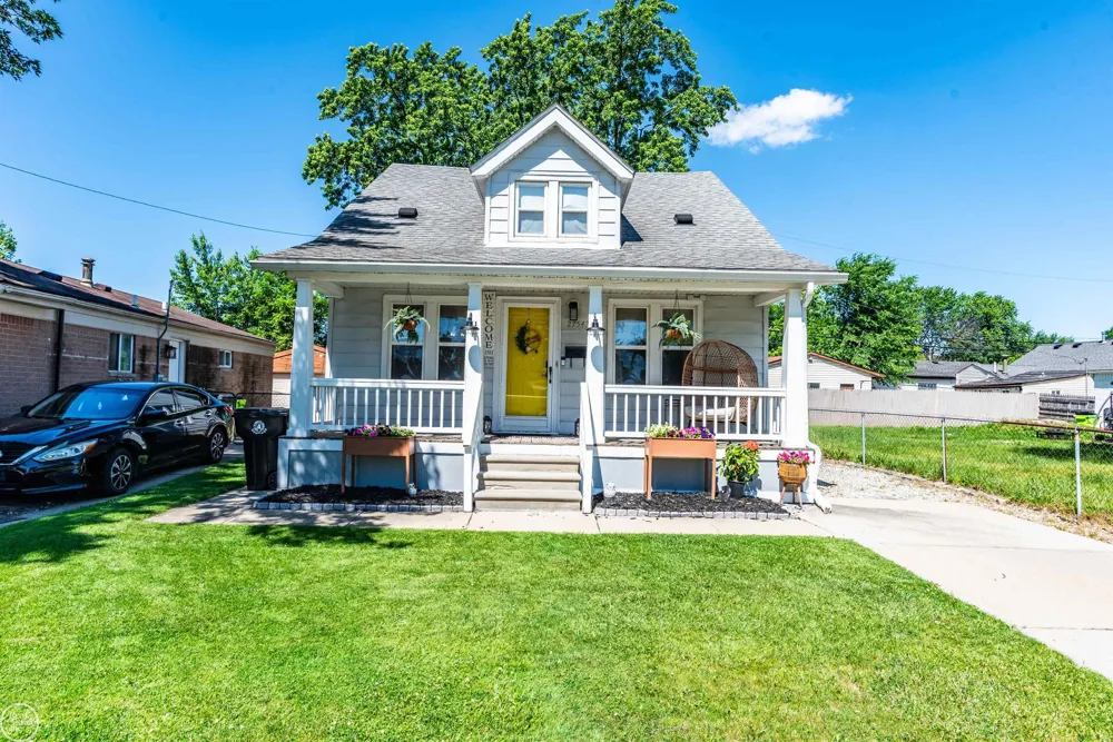 27547 Brinker Street Roseville City, MI 48066