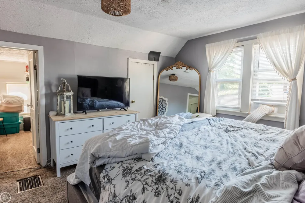 27547 Brinker Street Roseville City, MI 48066