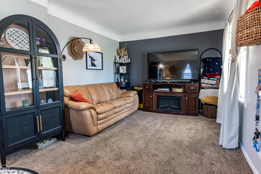 27547 Brinker Street Roseville City, MI 48066