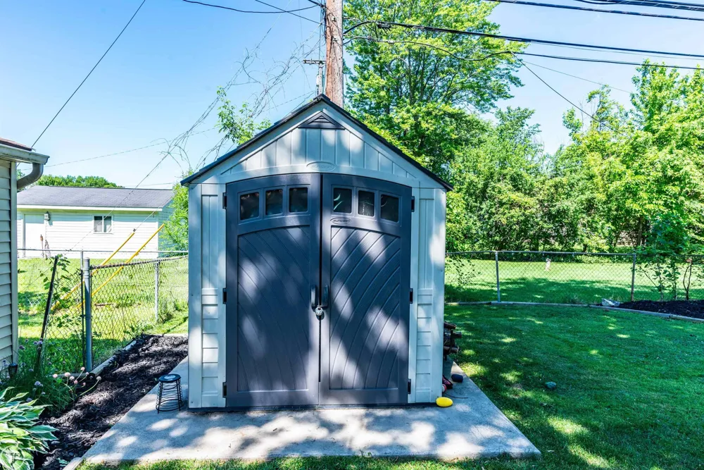 27547 Brinker Street Roseville City, MI 48066