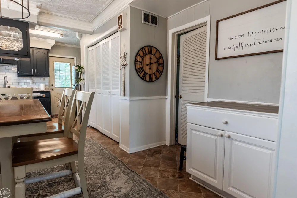 27547 Brinker Street Roseville City, MI 48066