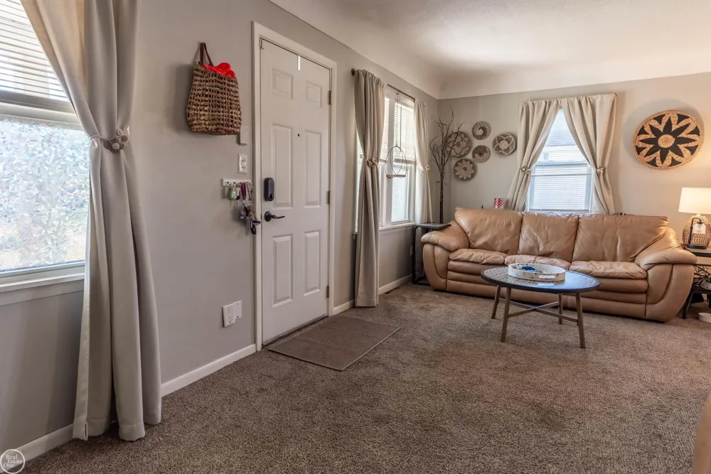 27547 Brinker Street Roseville City, MI 48066