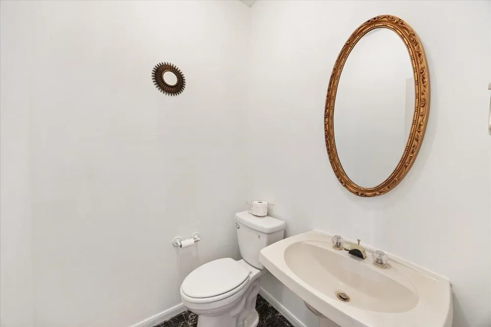 2400 Silverthorne Court Highland Village, TX 75077