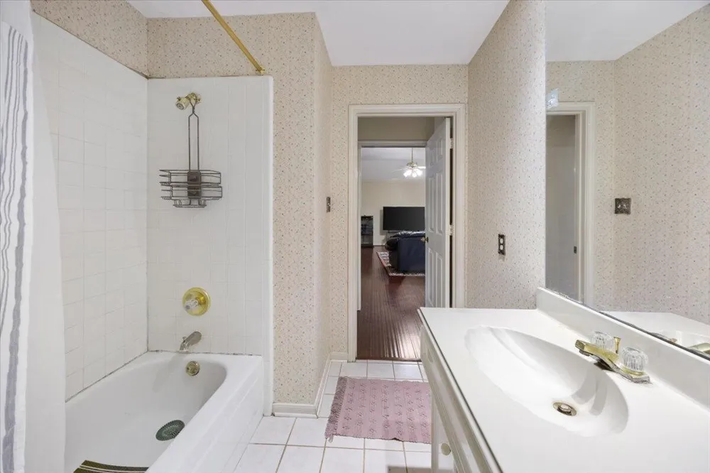 2400 Silverthorne Court Highland Village, TX 75077