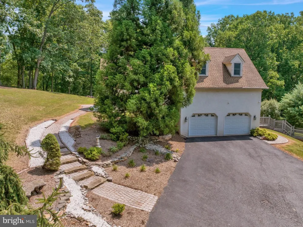 505 WESTLEY Mohnton, PA 19540
