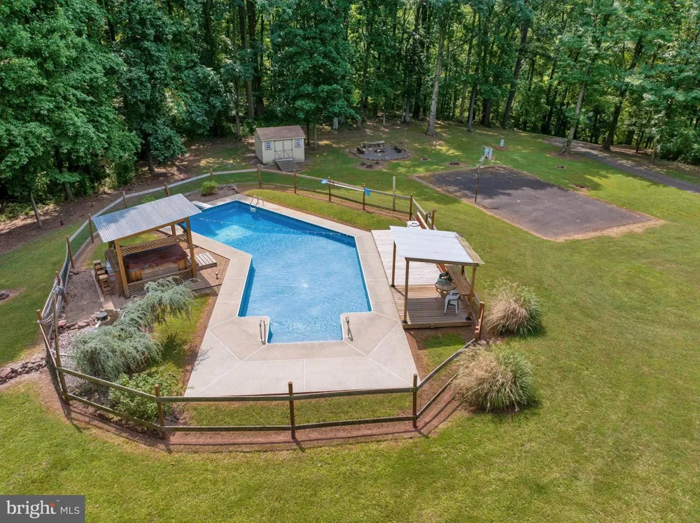 505 WESTLEY Mohnton, PA 19540