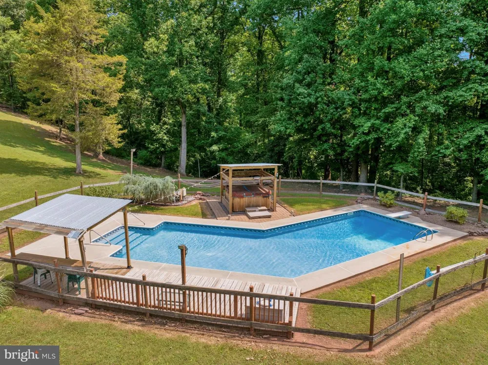 505 WESTLEY Mohnton, PA 19540