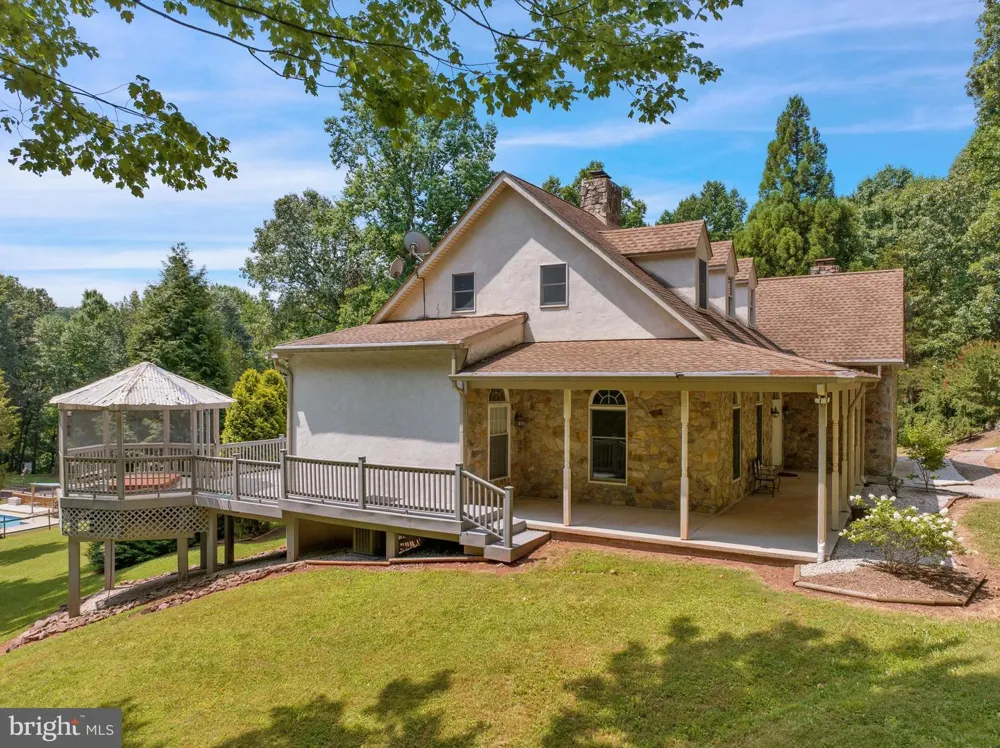 505 WESTLEY Mohnton, PA 19540