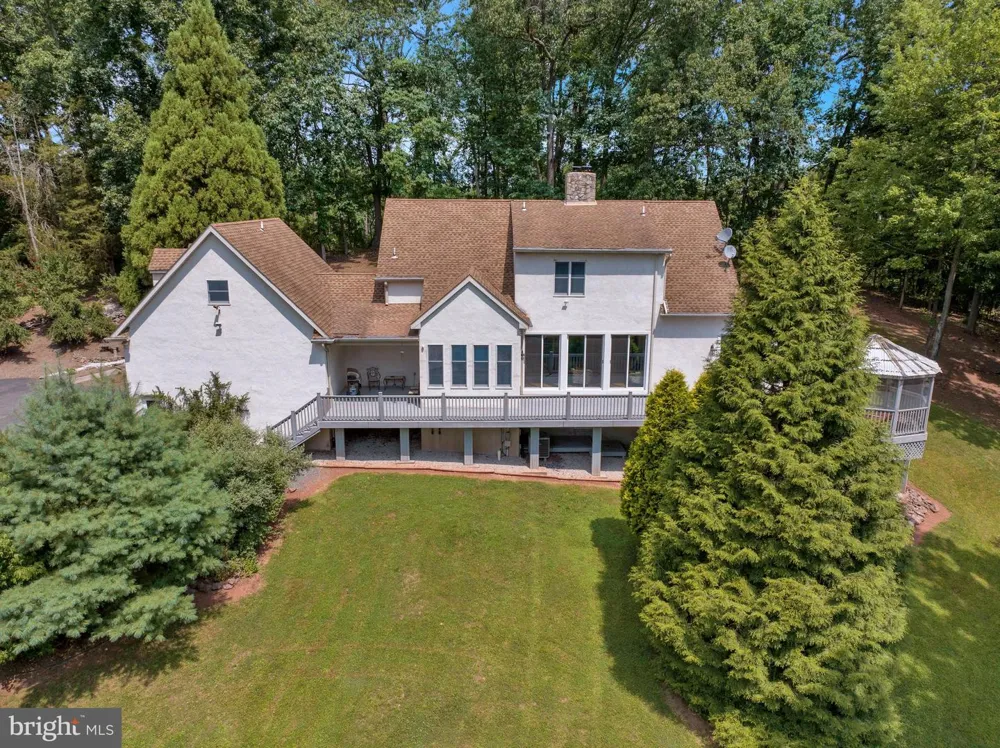 505 WESTLEY Mohnton, PA 19540