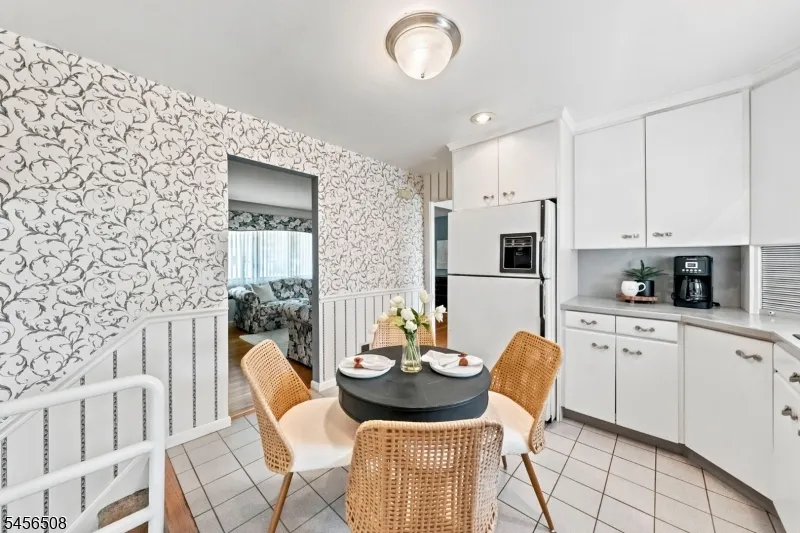33 Waling Dr Wayne, NJ 07470
