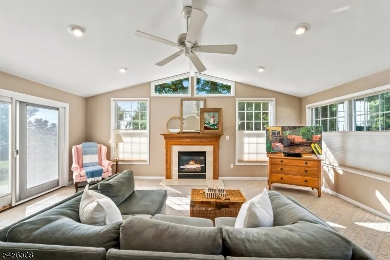 33 Waling Dr Wayne, NJ 07470