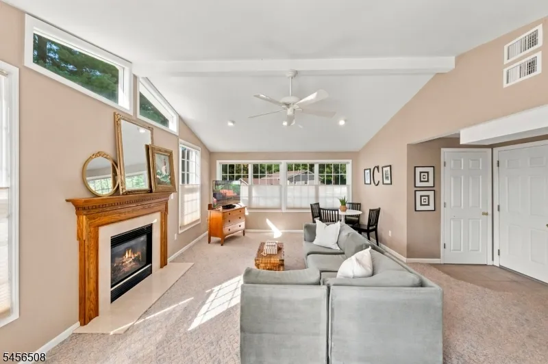 33 Waling Dr Wayne, NJ 07470