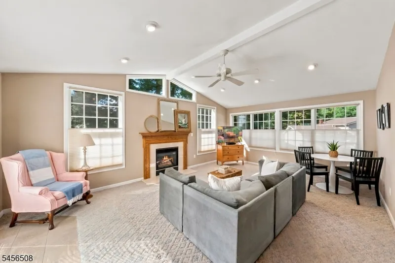 33 Waling Dr Wayne, NJ 07470