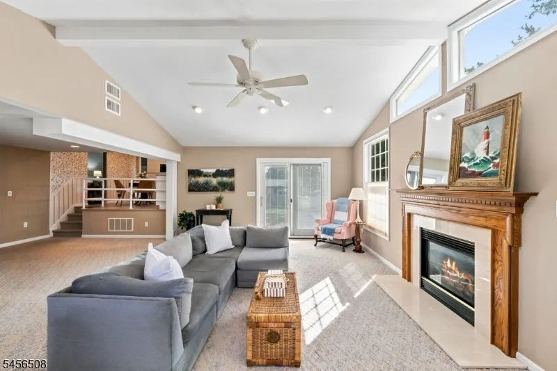 33 Waling Dr Wayne, NJ 07470