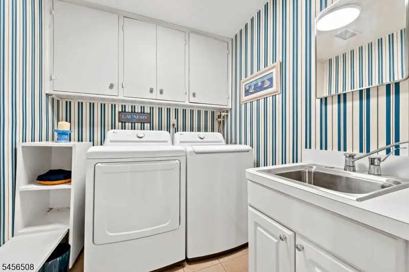 33 Waling Dr Wayne, NJ 07470