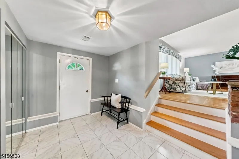 33 Waling Dr Wayne, NJ 07470