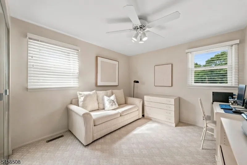 33 Waling Dr Wayne, NJ 07470