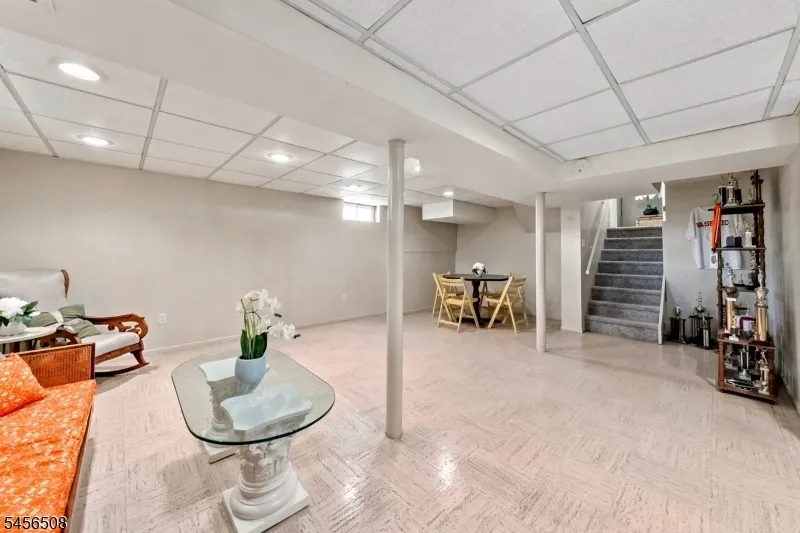 33 Waling Dr Wayne, NJ 07470
