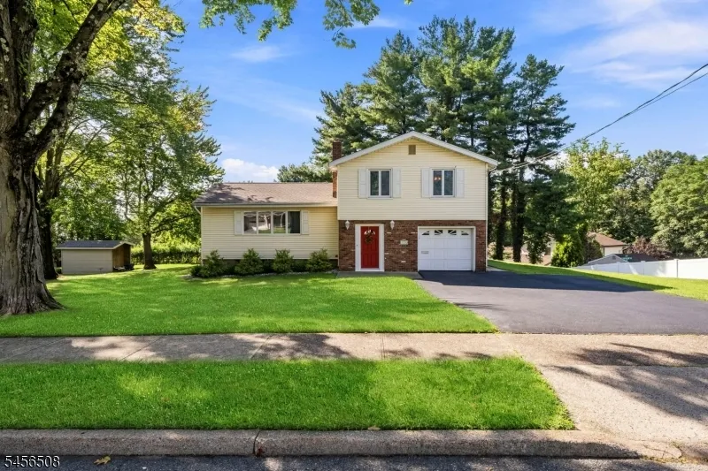 33 Waling Dr Wayne, NJ 07470
