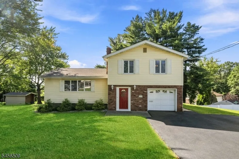 33 Waling Dr Wayne, NJ 07470