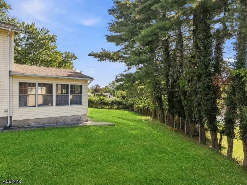 33 Waling Dr Wayne, NJ 07470